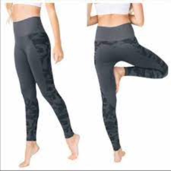 Zyia Camo Seamless Leggings Gray Women's Size M - Picture 1 of 10